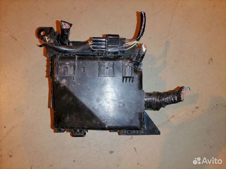 Блок предохранителей MN177250 Mitsubishi Outlander