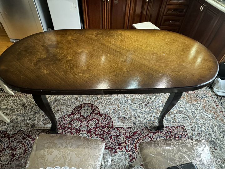 Стол обеденный