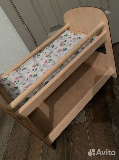 Кровать двухьярусная, деревянная