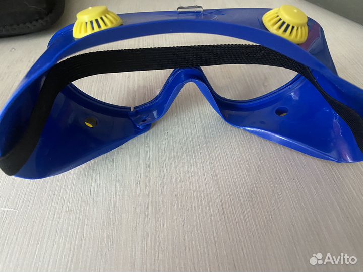 Очки защитные с непрямой вентиляцией закрытые