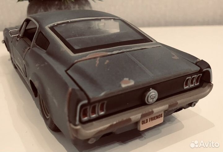 Модель автомобиля 1 24