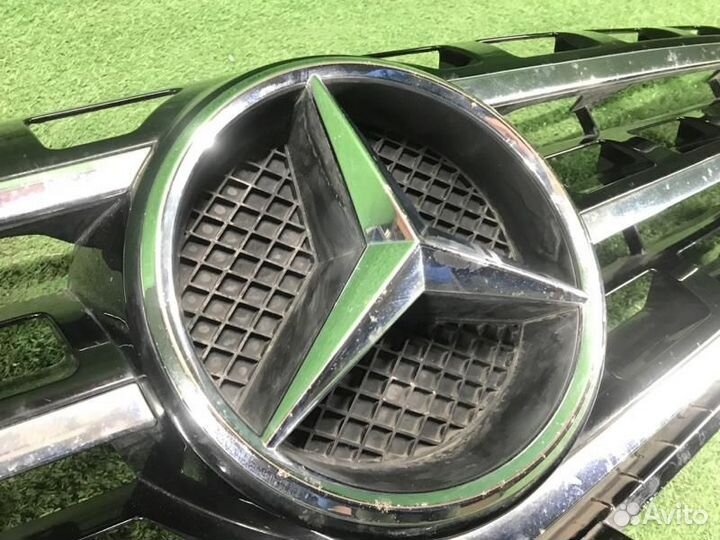 Решетка радиатора Mercedes-Benz M-Class