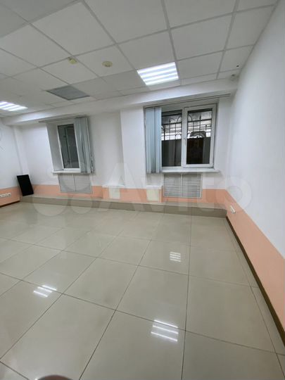 30 кв.м. в полуцоколе напрямую от собственника