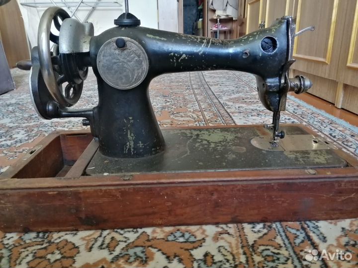 Швейная машина чайка 142М