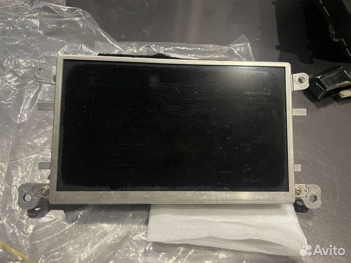 Экран на Ауди а4 б 8