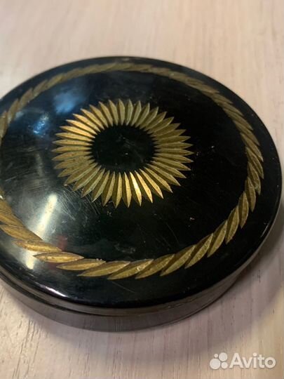 Советская пудреница-эмаль