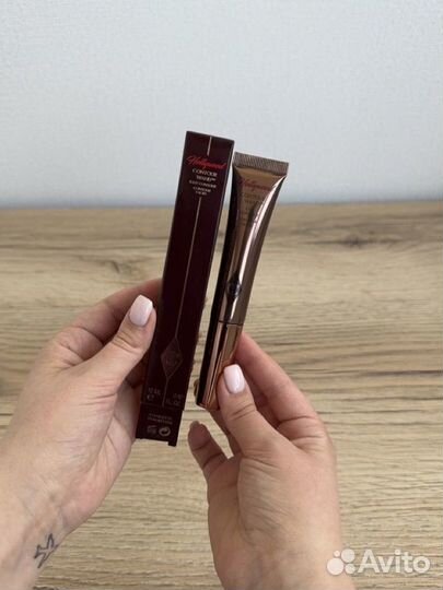 В наличии скульптор Charlotte Tilbury