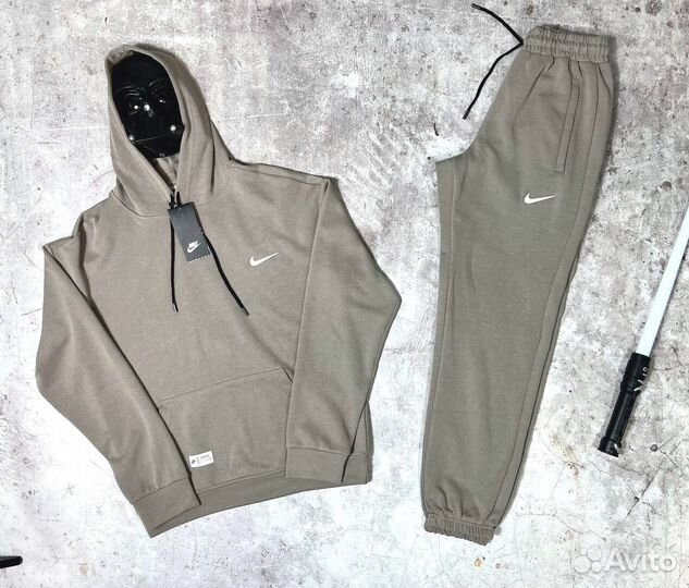 Спортивные костюмы Nike