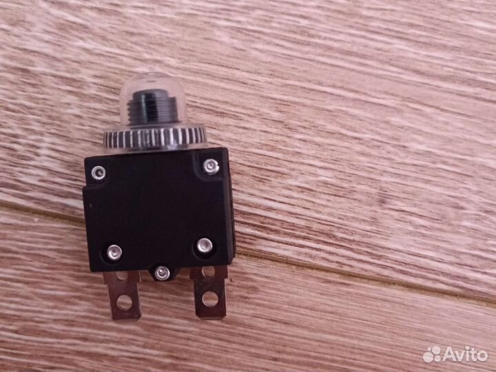 ZE-700S-15A Автомат защиты цепи, тепловой 15А