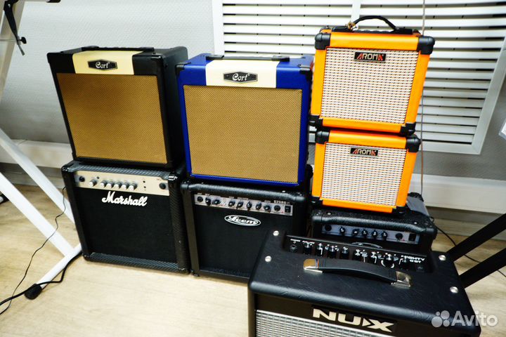 Комбоусилитель для гитары/баса