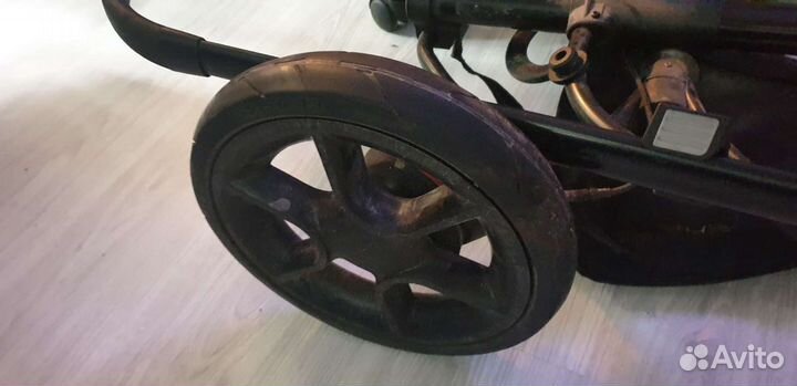 Коляска Qvinny mudd