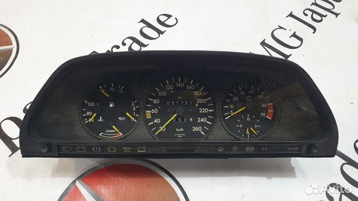 Приборная панель на Mercedes-Benz W126 5.6