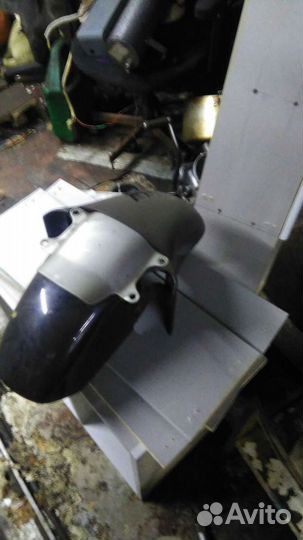 Крыло переднее