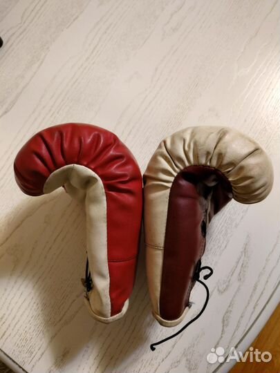 Боксерские перчатки