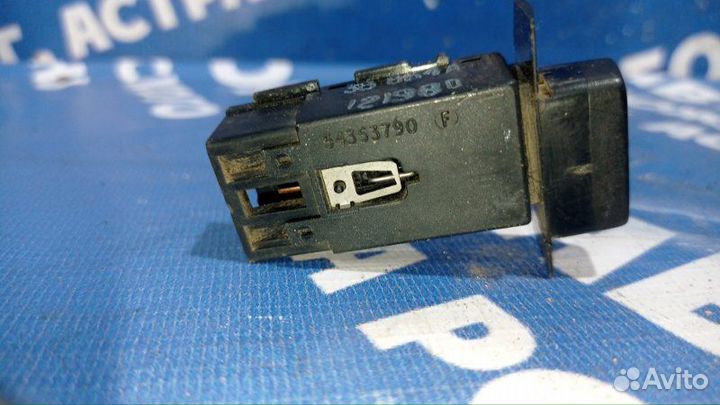 Кнопка кондиционера Nissan Primera P11 седан