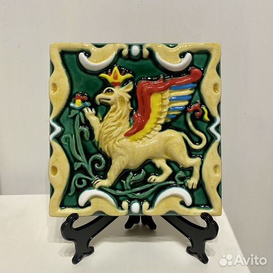 Изразцы ручной работы полихромные рельефные