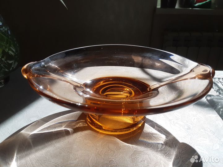 Цветное стекло,сахарница рубиновая