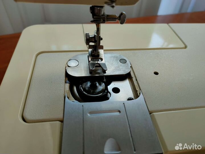 Швейная машина Singer