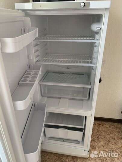 Холодильник Indesit