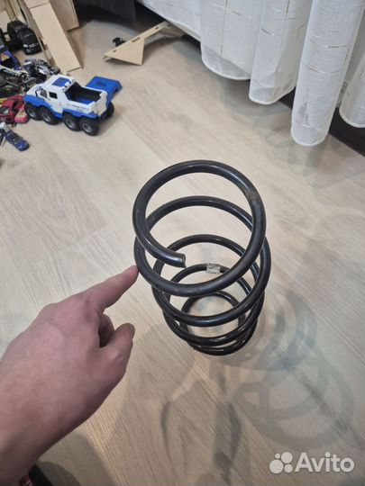 Передняя пружина Skoda Octavia A7 1.8