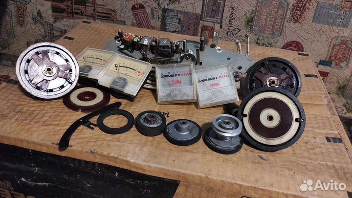 Запчасти для магнитофона 'Ростов- 102'