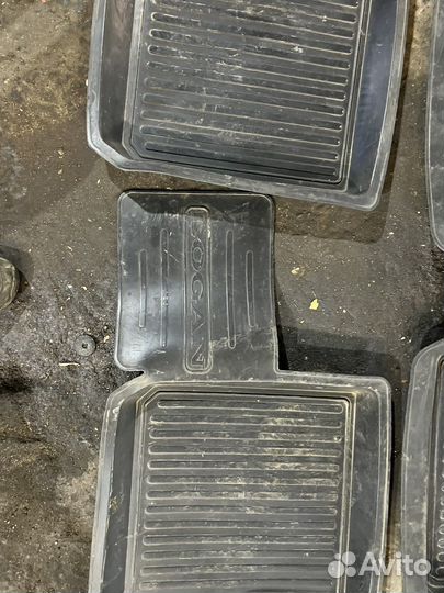 Renault logan резиновые коврики