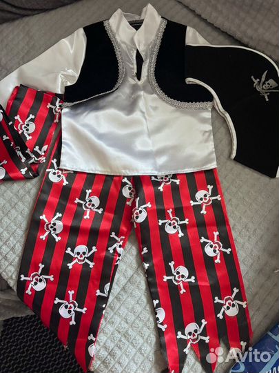 Продам костюм пирата