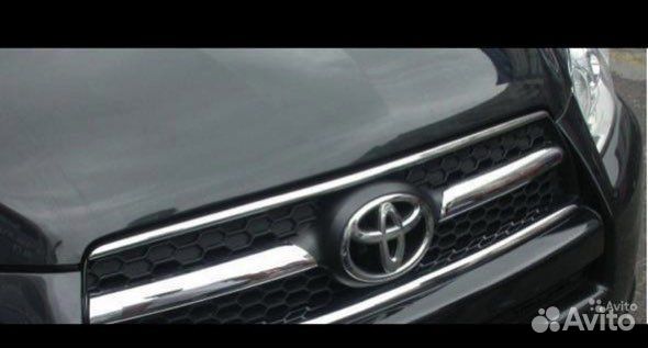 Накладки на переднюю решетку RAV4 с 2009 по 2012