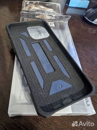 Чехол на iPhone 13 pro max UAG