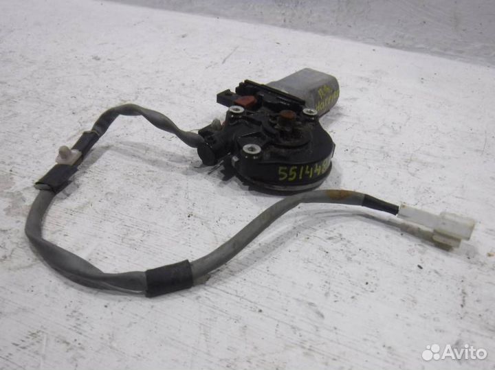 Моторчик заднего правого стеклоподъемника