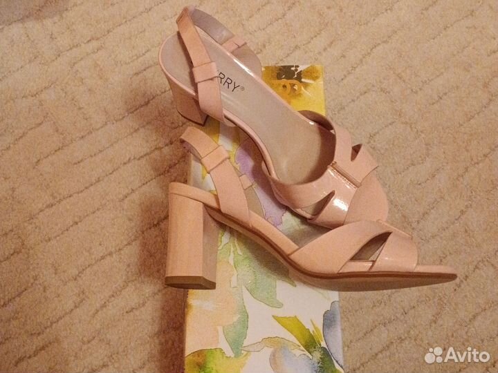 Босоножки женские 36 размер