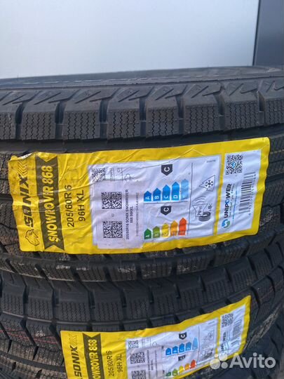 Sonix Snowrover 868 205/60 R16