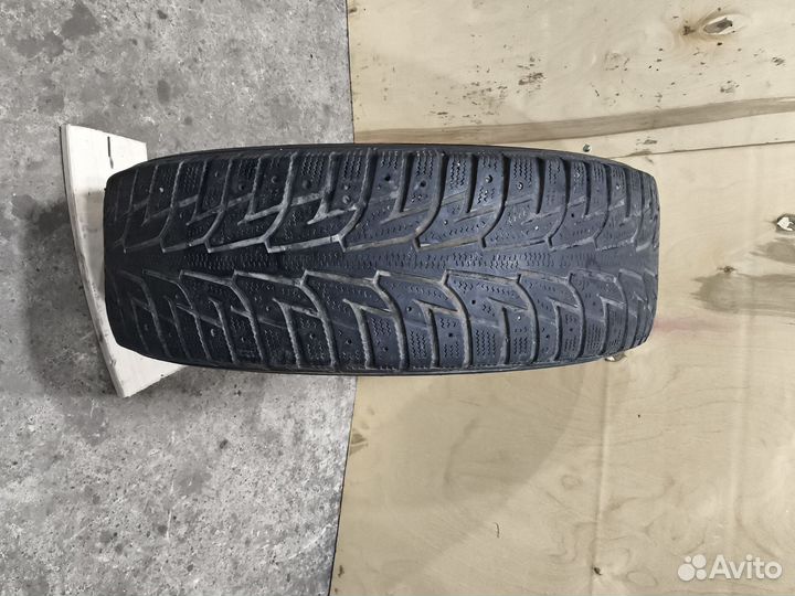 Hankook Winter I'Pike 215/65 R16 98T