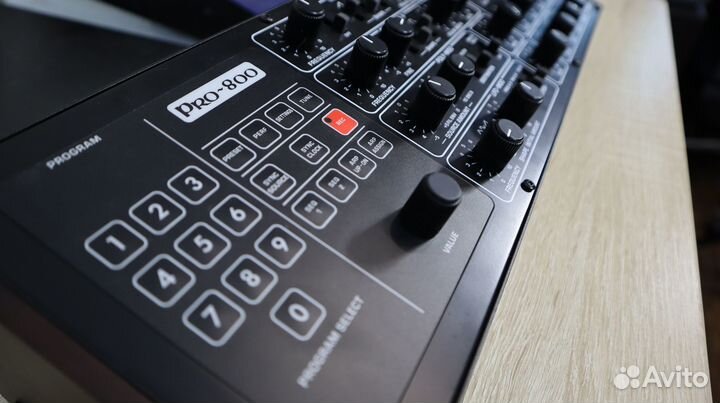 Behringer Pro-800. Аналоговый синтезатор