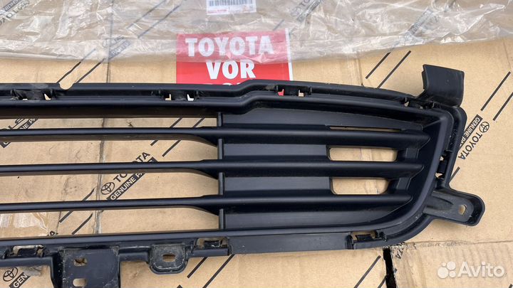 Решетка бампера Mitsubishi Outlander 3 6402A233 GF