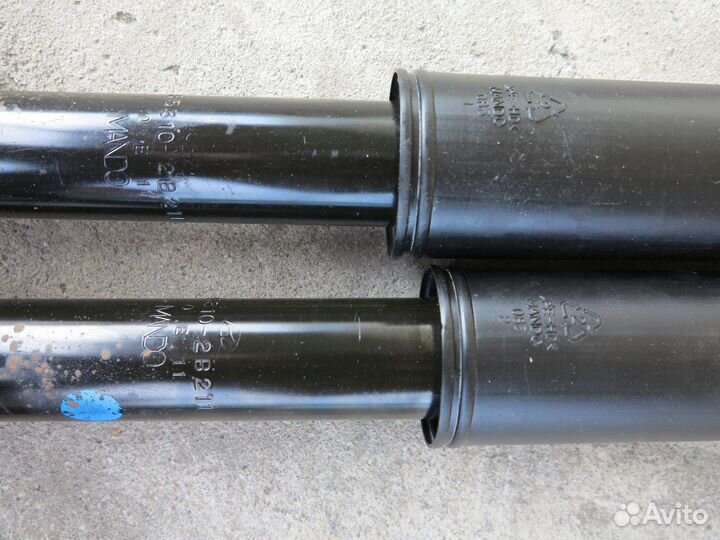 Задние амортизаторы Хундай Санта Фе 2008г. выпуска