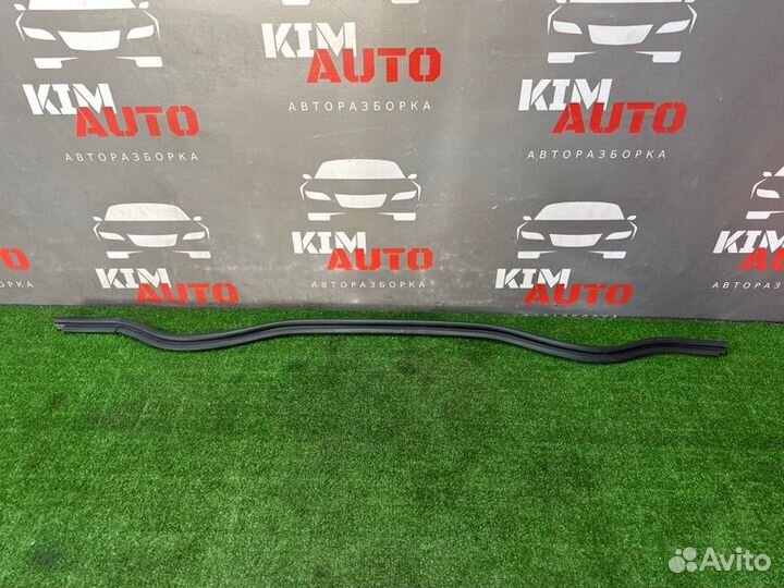 Уплотнитель жабо Volkswagen Polo 5 