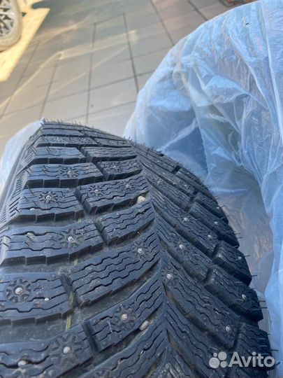 Michelin X-Ice North 4 SUV 225/65 R17 106T