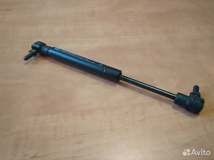 Амортизатор бардачка на JCB 3сх 4сх 331/25635