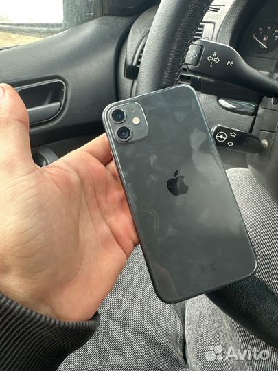 iPhone 11, 64 ГБ