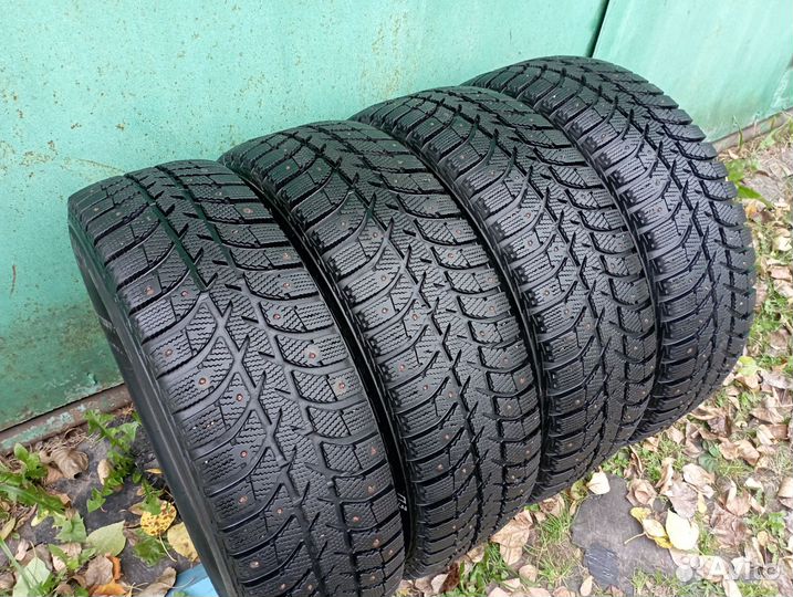Bridgestone Ice Cruiser 5000 205/70 R15 82T