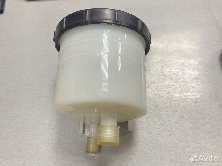 Бачок гур vw transporter T4