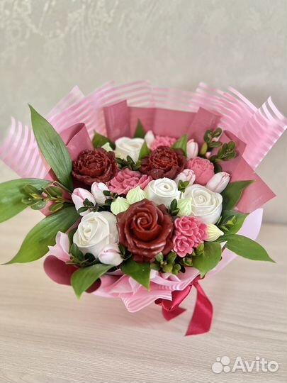 Сладкий букет девушке, женщине на день рождения