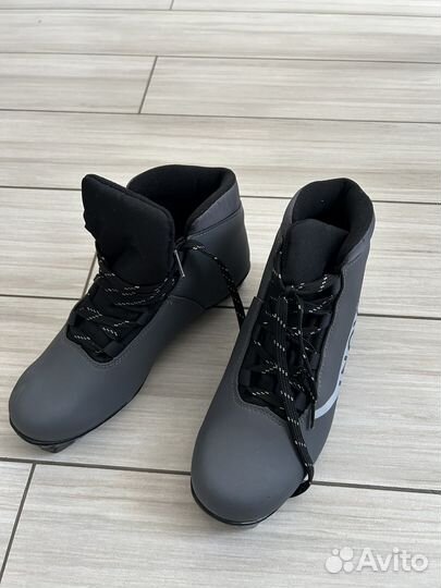 Лыжные ботинки 39 размера