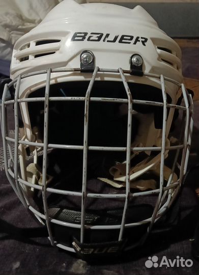 Хоккейный шлем