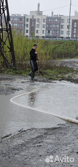 Откачка воды мотопомпой