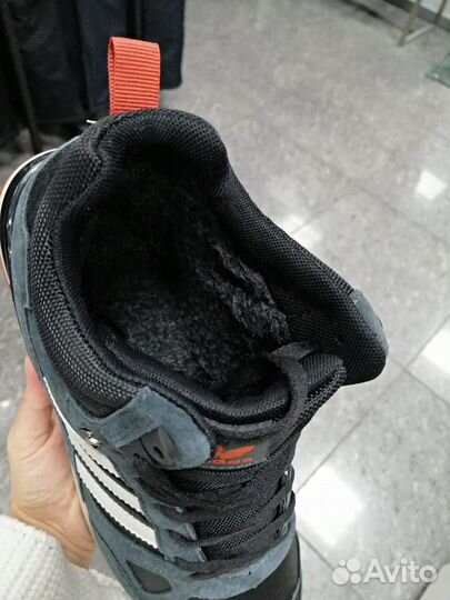 Мужские зимние кроссовки Adidas. Размер 45