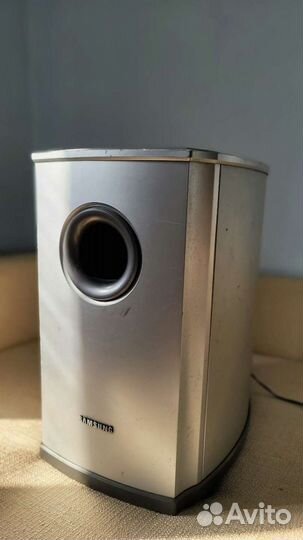 Большой сабвуфер Samsung