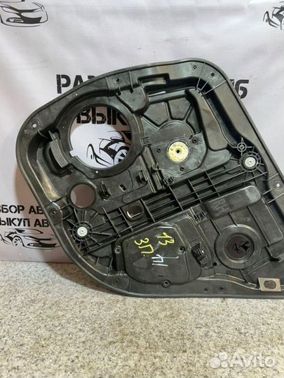 Стеклоподъёмник задний правый Kia Quoris 1 3.8