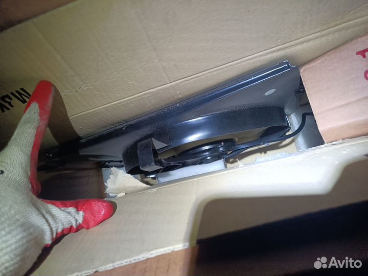 Лансер 8 1997 Вентилятор радиатора кондиционера